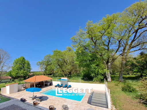 Maison avec piscine et jardin 3