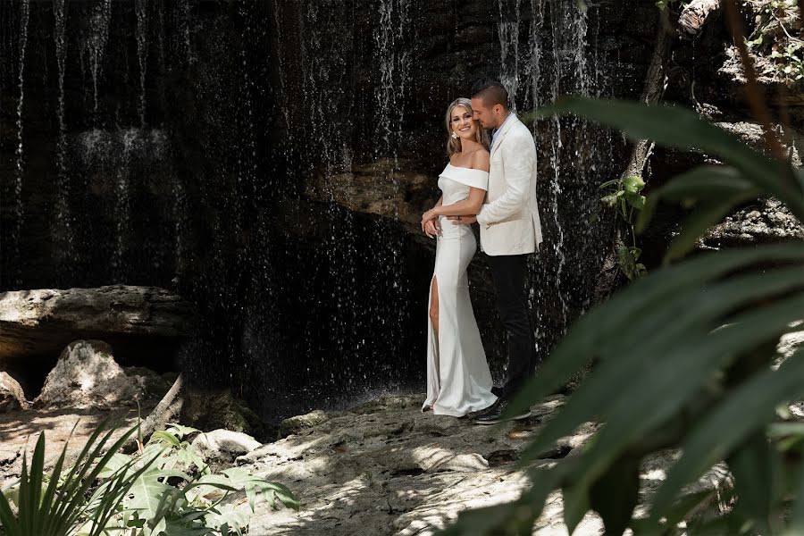 Весільний фотограф Константин Силаев (puntacanawedding). Фотографія від 21 лютого 2022