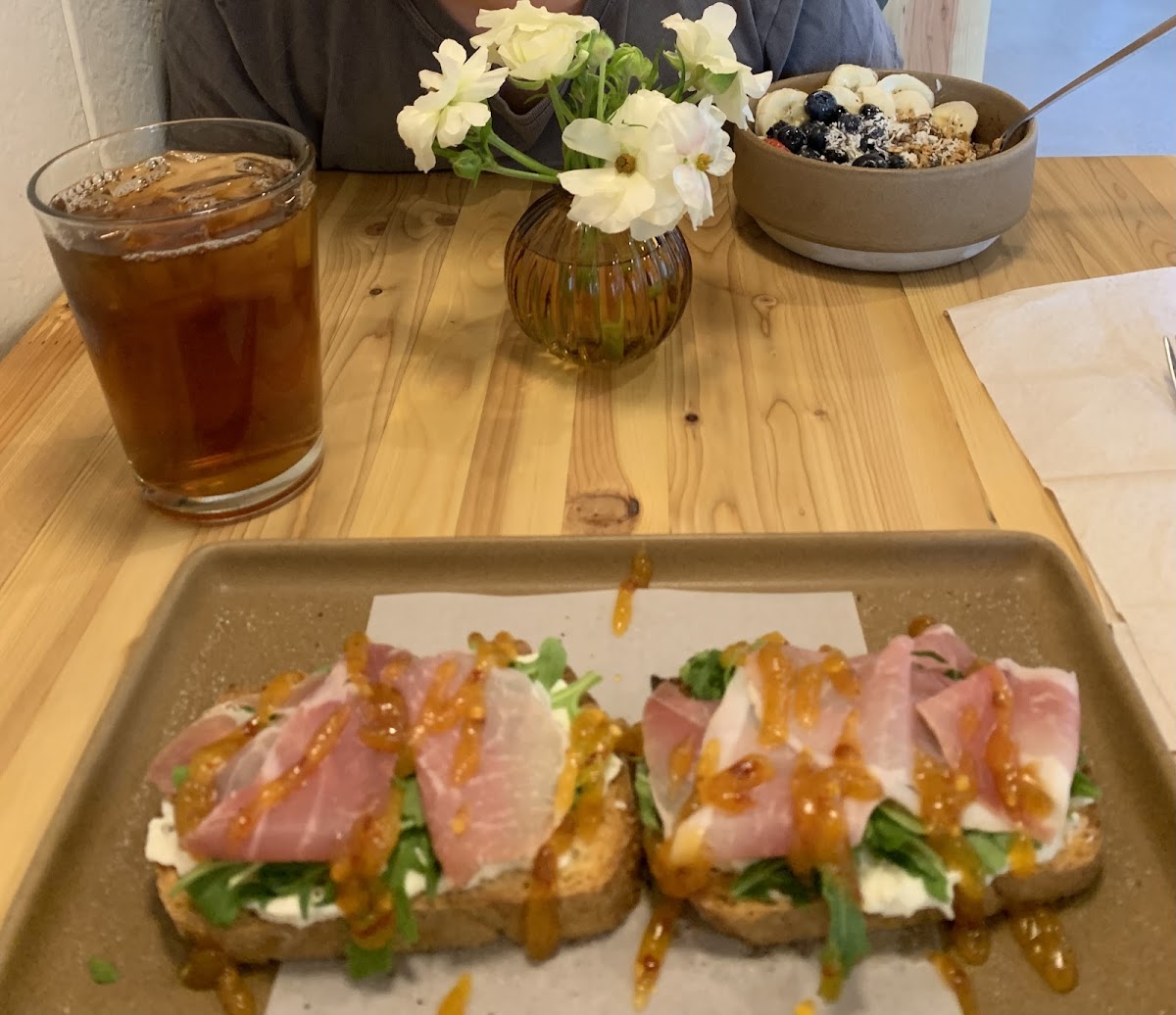 Acai bowl w/ gf granola. Ricotta, prosciutto, arugula, pepper jam on new cascadia toasted gf bread. Yum!