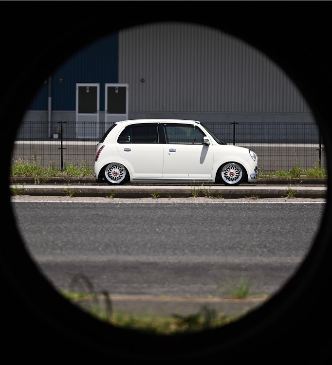 ミラジーノのteam🍑桃太郎・純ベタ派・BBSWHEELS・センターキャップ交換・土管からの眺めに関するカスタム事例の投稿画像1枚目