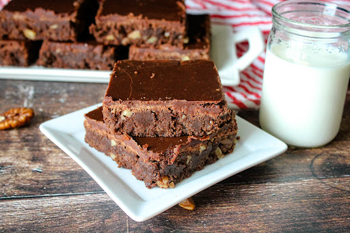 A plate of Treadmill Worthy Brownies.