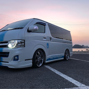 ハイエースバン TRH200V