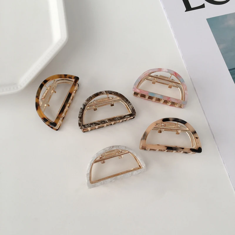 Halfronde haarclip van legering, haarspeld met hol ontwerp, ideaal voor een elegante en temperamentvolle haarstijl