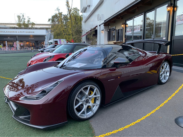 ともきさんが投稿した名古屋プレミアムモーターショー・ダラーラストラダーレ・アルファロメロ4c・色々展示してました・終了間際に滑り込みセーフに関するカスタム事例の投稿画像3枚目