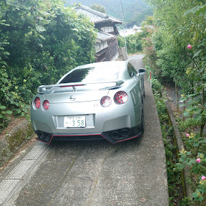 NISSAN GT-R R35