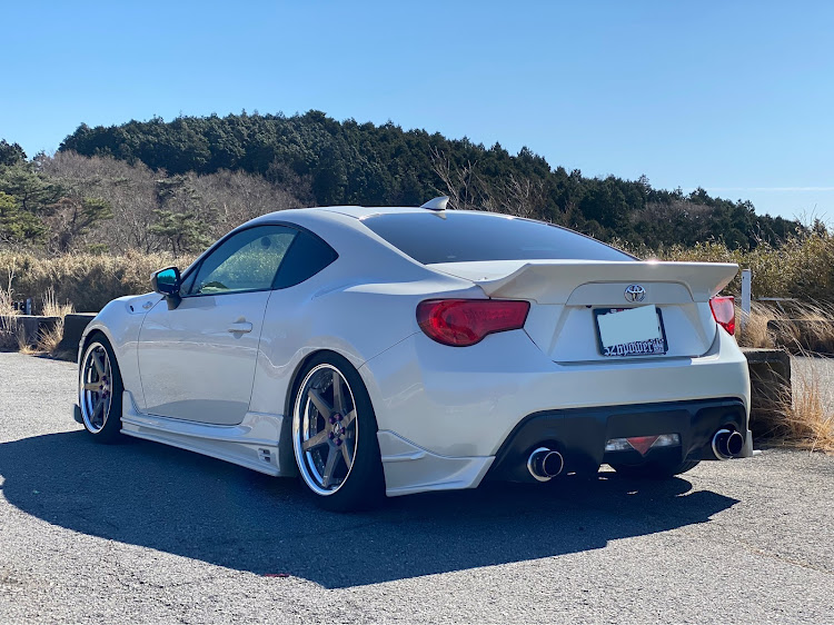86の86・86BRZ・イーカスタムタイプ１・ドライブ・等長エキマ二に関するカスタム事例の投稿画像2枚目
