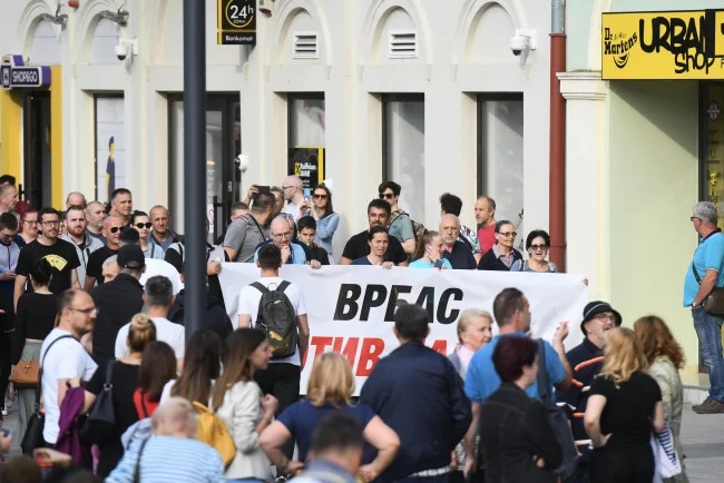 U Novom Sadu protestna blokada saobraćaja na ulazu u grad