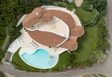 House with pool 3