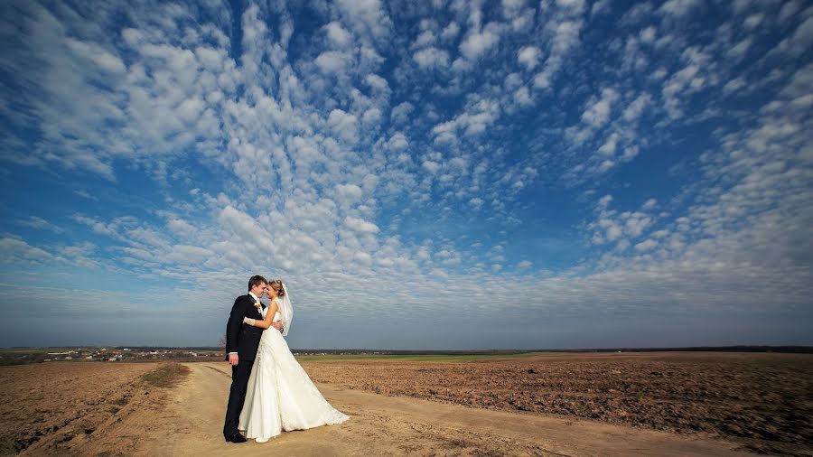 Fotógrafo de casamento Yuriy Kosyuk (yurkos). Foto de 28 de outubro 2013