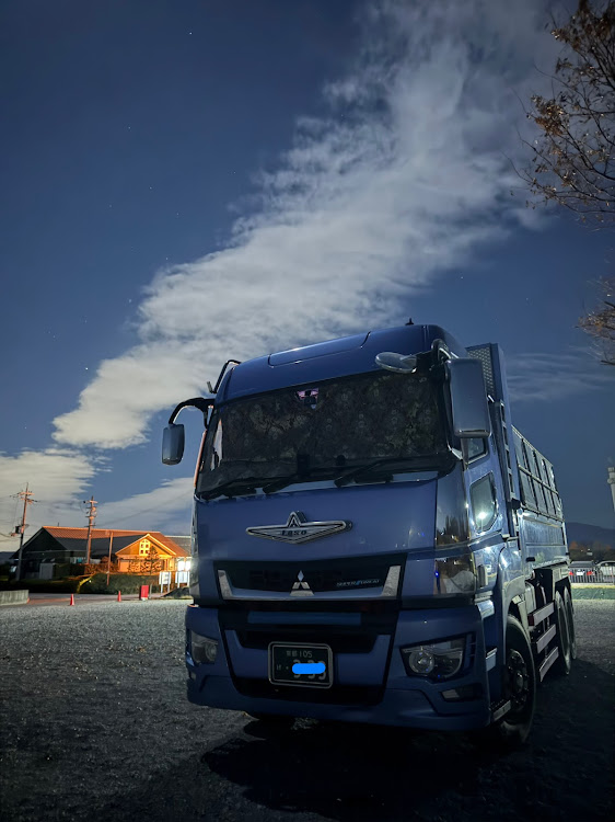 スーパーグレートの冬の空と愛車に関するカスタム事例の投稿画像2枚目
