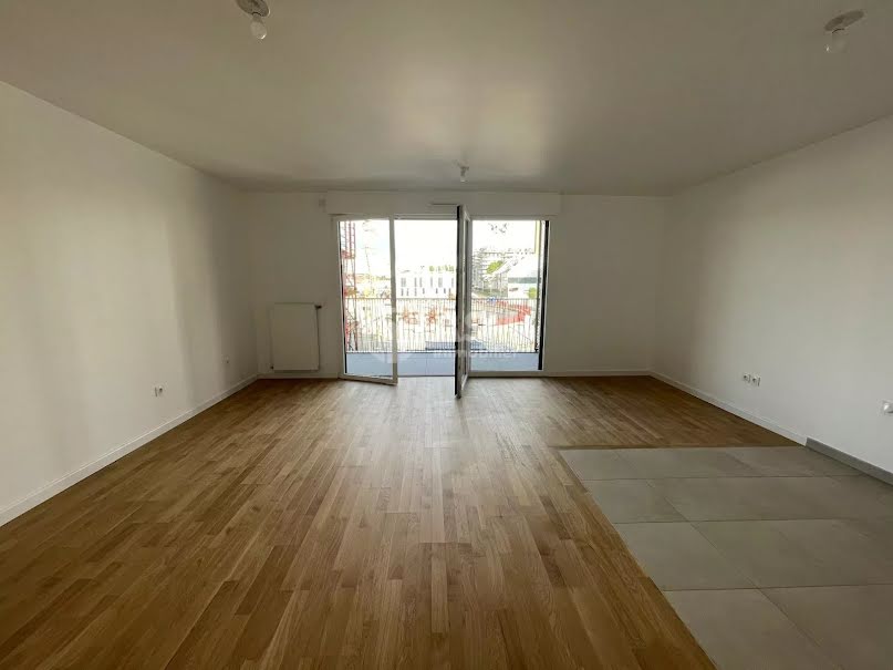 Location  appartement 4 pièces 84.2 m² à Levallois-Perret (92300), 2 500 €