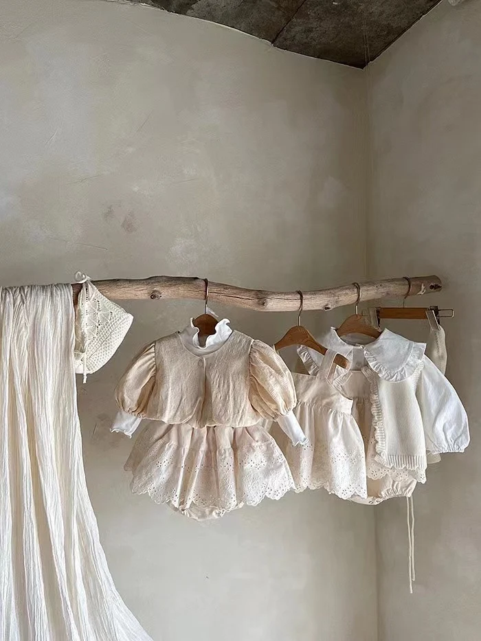 Title 6, Bloomers de bebé princesa con volantes y bordad...