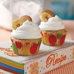 Banana Pudding Cupcakes was pinched from <a href="http://www.myrecipes.com/recipe/banana-pudding-cupcakes-00420000006354/" target="_blank">www.myrecipes.com.</a>