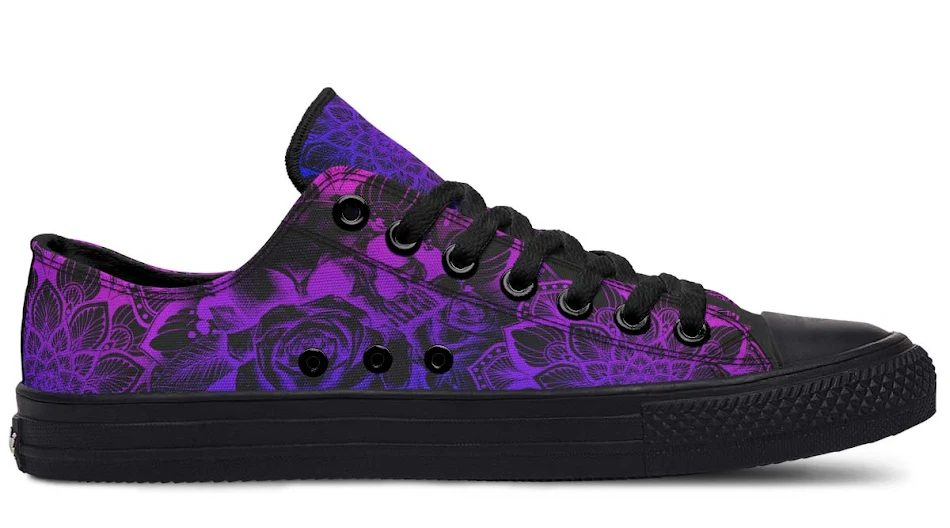 Mode canvas schoenen voor koppels, laag model. Comfortabel en stijlvol, met print. Perfect voor een casual look en om te combineren.