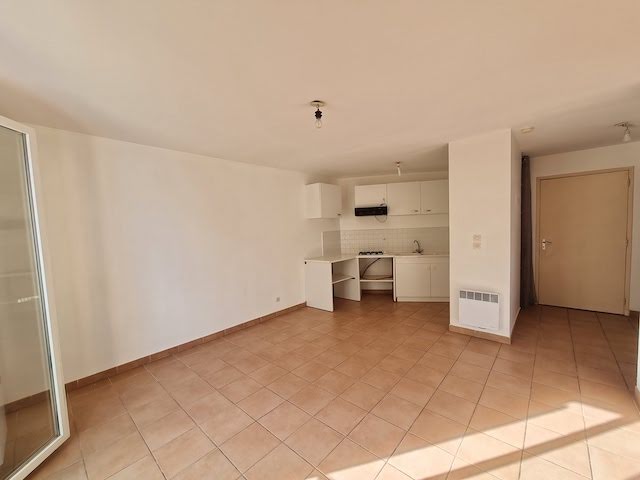 Location  appartement 2 pièces 35.81 m² à Ollioules (83190), 506 €