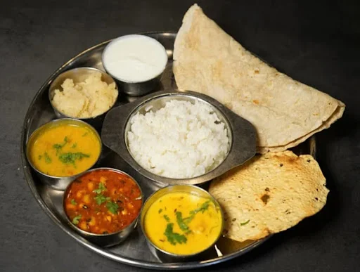 Maharashtrian Mini Thali (Bhakri)