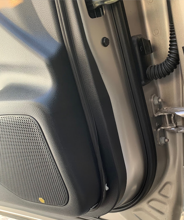 エクストレイルの静音化・静音化計画・音質アップ・車が好きな人と繋がりたい・制振に関するカスタム事例の投稿画像1枚目