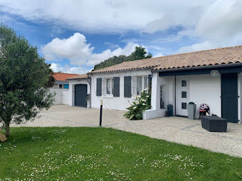 maison à Saint-Sulpice-de-Royan (17)