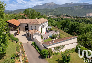 Maison avec piscine et terrasse 4