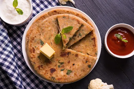 Gobhi Paratha With Tea