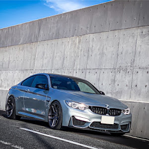 M4 クーペ F82