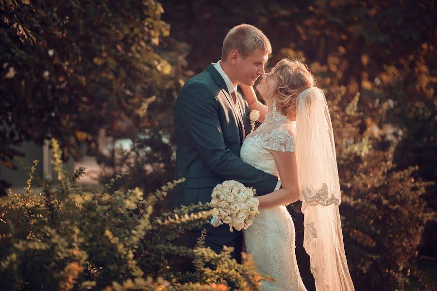 Fotografo di matrimoni Yuliya Rodnova (ulia-rodnova). Foto del 29 aprile 2019