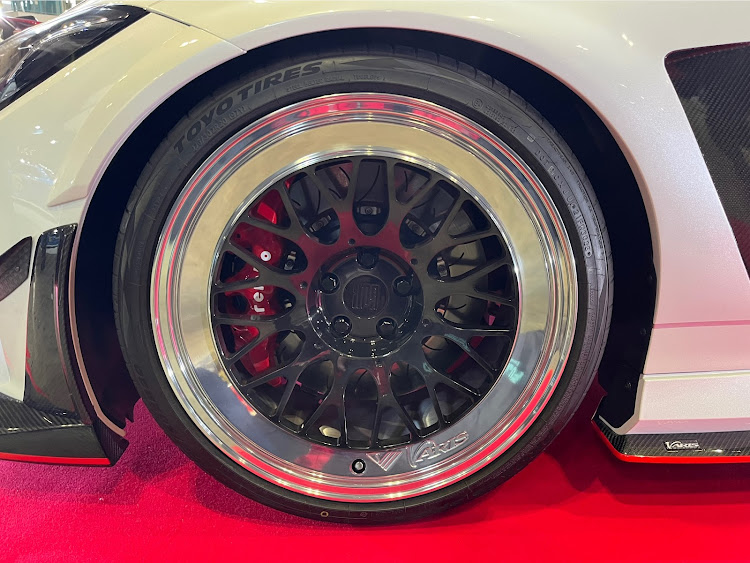 スカイラインの東京オートサロン2025・イベント・オフ会・IMLA WHEELS・クルウチに関するカスタム事例の投稿画像7枚目