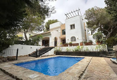 Villa with pool 18