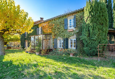 House with pool and garden 8