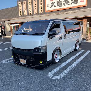 ハイエースバン TRH200V