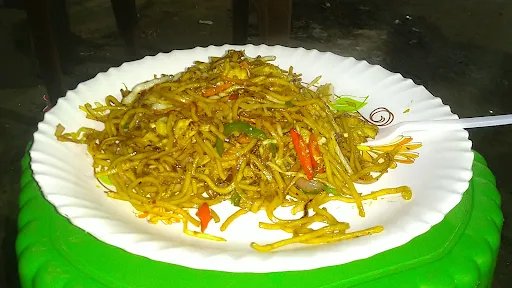 Egg Hakka Noodles