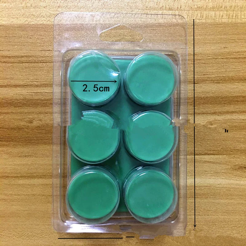 Moule en plastique pour faire fondre la cire. Créez bougies et savons personnalisés avec ce moule durable et réutilisable. Parfait pour les loisirs créatifs.