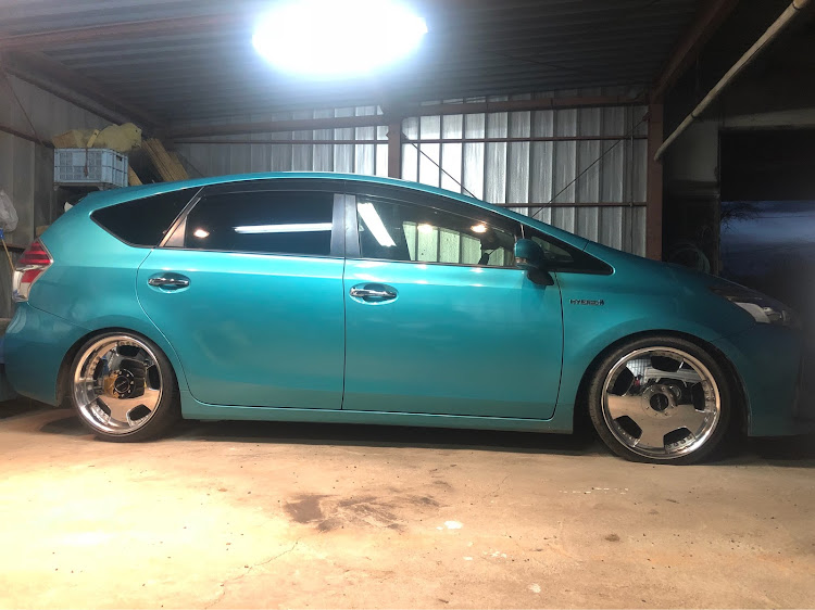 プリウスαのもぎーちかさんが投稿したカスタム事例の投稿画像2枚目