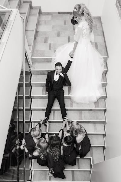 Fotografo di matrimoni Iulian Sofronie (iuliansofronie). Foto del 8 ottobre 2017