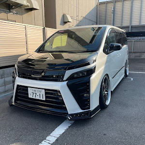 ヴォクシー ZRR80W