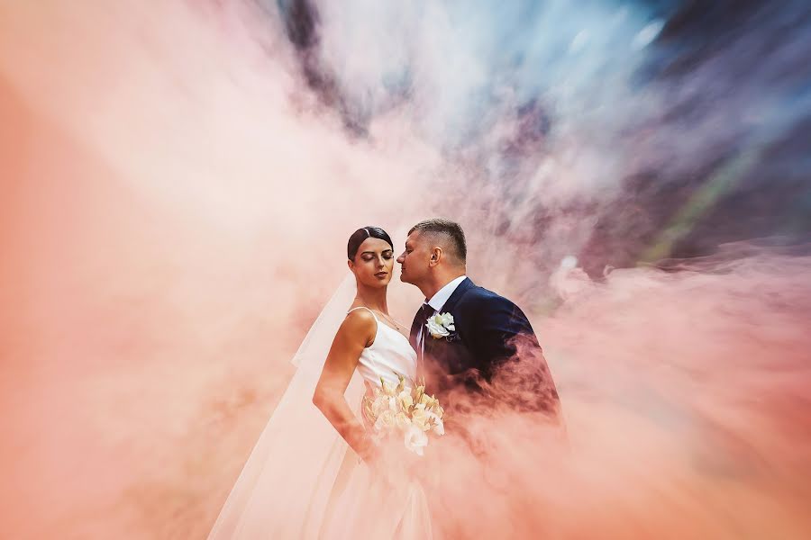 Fotógrafo de casamento Oleg Roganin (roganin). Foto de 10 de novembro 2020