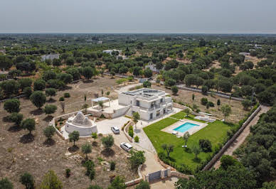 Villa avec piscine et jardin 4