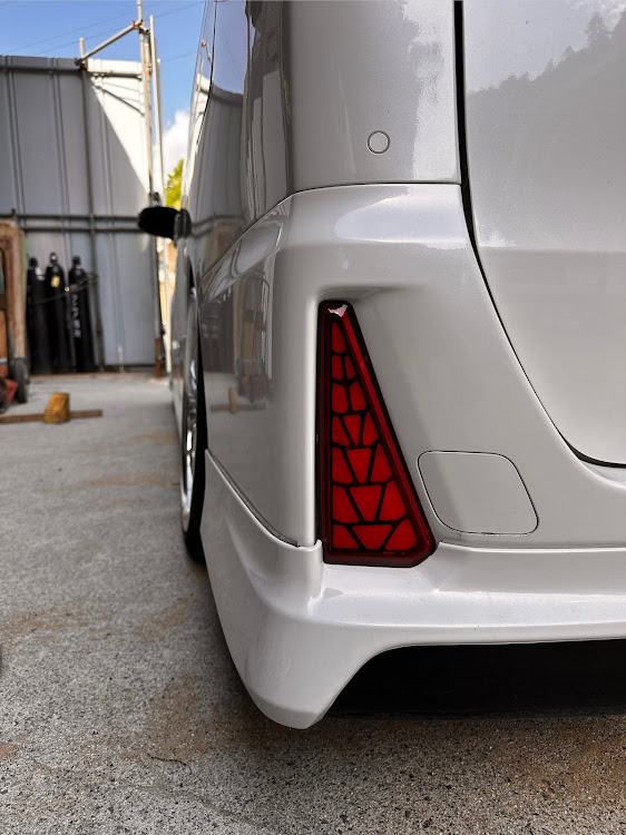 ヴォクシーの広島80ヴォクシー・キャンバーデビュー・自分じゃ無理・車高チョイ下げ・まだまだ進化するぞーに関するカスタム事例の投稿画像6枚目