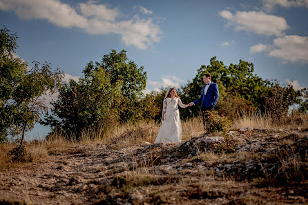 Fotografo di matrimoni Costin Tertess (costintertess). Foto del 20 febbraio 2022