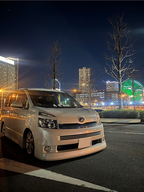 ヴォクシーの普段乗りの車・低くないファミリーカー！・ZRR70W・ヴォクシー70前期・70ヴォクシー2台持ちに関するカスタム事例の投稿画像1枚目