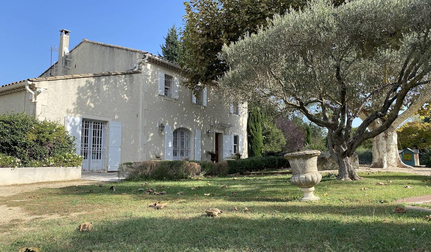 Propriété avec piscine et jardin Chateaurenard