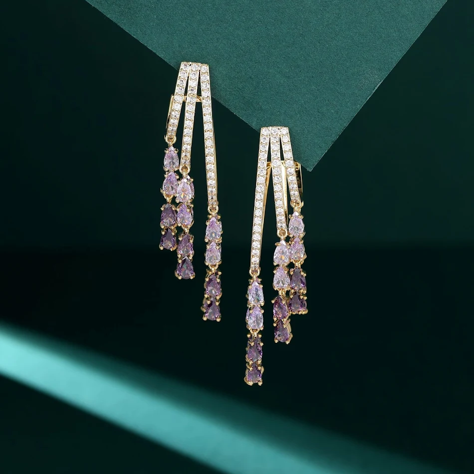 Zoete zilveren waterdruppelkwast oorbellen. Elegante oorbellen voor dames, perfect voor een subtiele en stijlvolle touch. Ideaal voor elke gelegenheid.