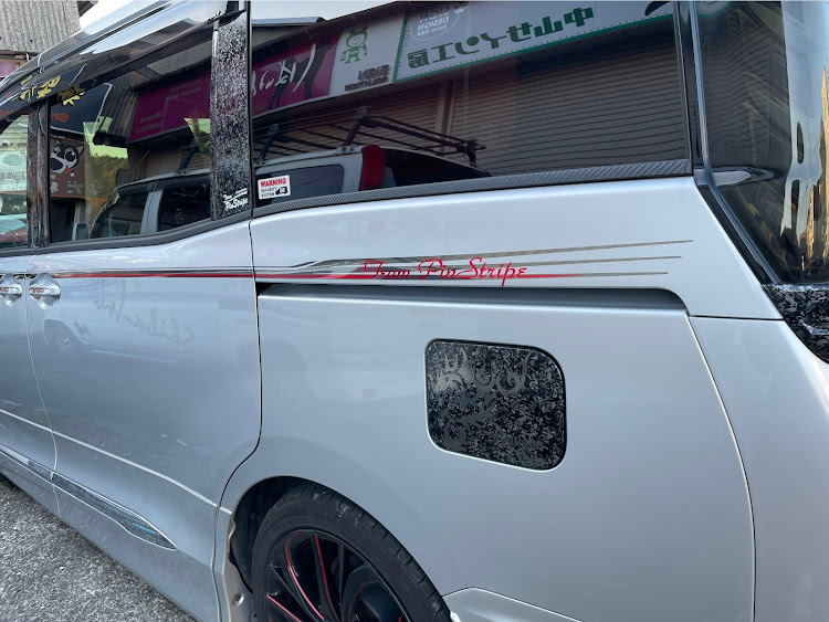 ヴォクシーのチームピンスト・No.001・もうすぐチーピン4周年・ピンスト完成👍・愛車の好きな角度に関するカスタム事例の投稿画像5枚目