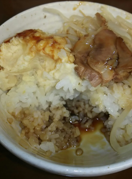  プラント積載車。さんが投稿したゴッチ・美味しいが手掴みはどうなのかな⁉・プラント探偵社・改善はされないだろうな…・特製塩ラーメン＋ゴッチ式ミニ並商ごはんに関するカスタム事例の投稿画像5枚目