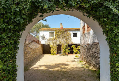 Farmhouse with pool 10