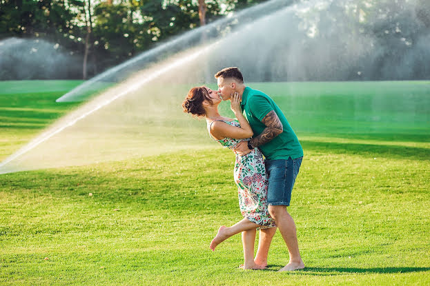 Fotógrafo de casamento Yuliya Zaruckaya (juzara). Foto de 7 de junho 2018