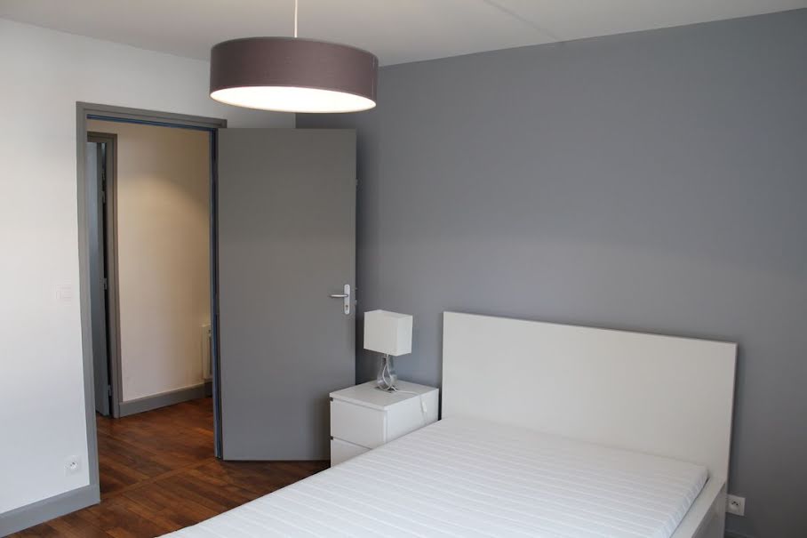 Location meublée appartement 7 pièces 142 m² à Amiens (80000), 415 €