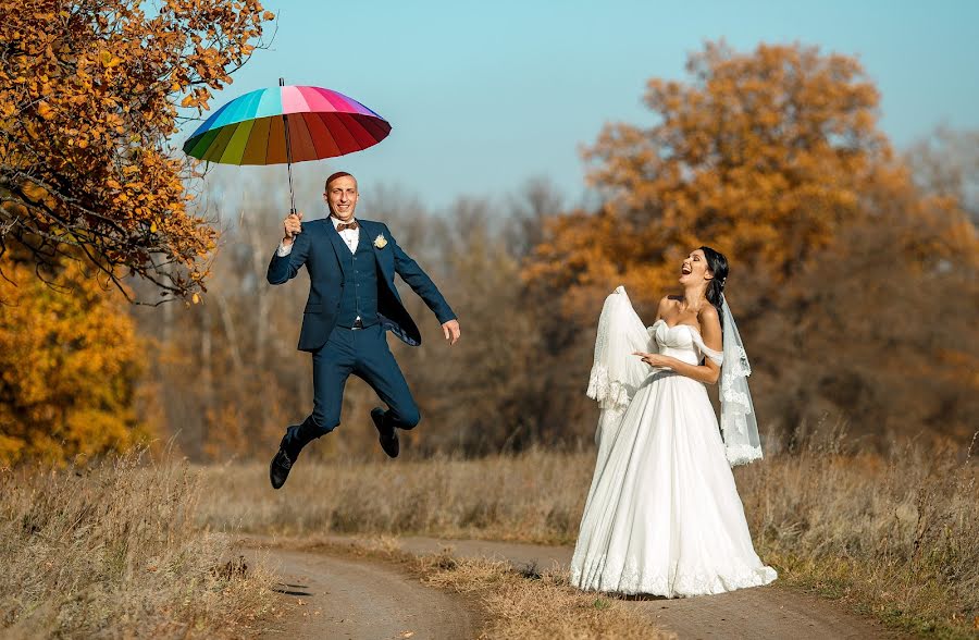 結婚式の写真家Artem Arkadev (artemarkadev)。2019 10月31日の写真