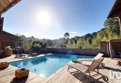 Maison avec piscine et terrasse 11