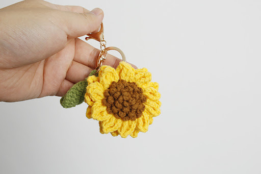 Title 5, Exquisite Creative Handicraft Keychain Weaving....